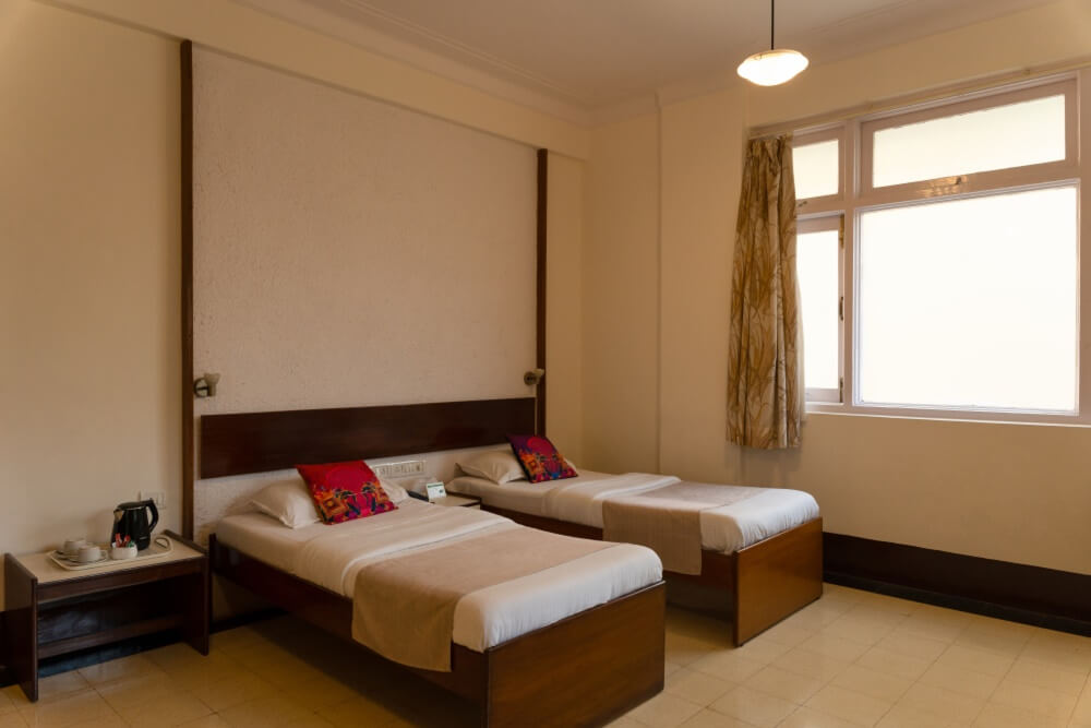 Ocean-facing room at Sea Green Hotel, Mumbai - a 3-star hotel near Marine Drive and the iconic Gateway of India